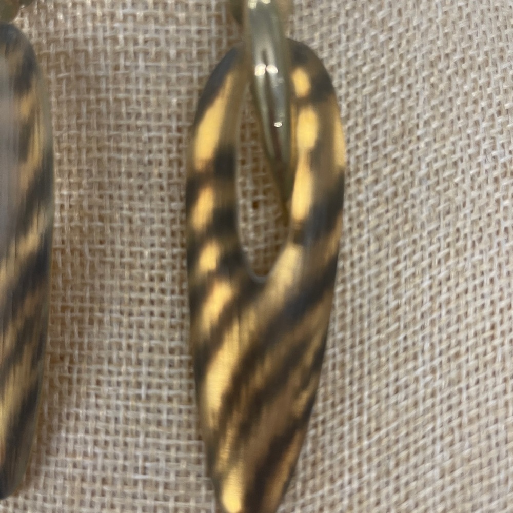 NWOT Alexis Bittar Animal Print Lucite Dangle Earrings - Picture 4 of 6